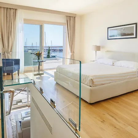Resort Isa-resort With Swimming-pool In Marina Di Scarlino Just 200 Meters From The Sea