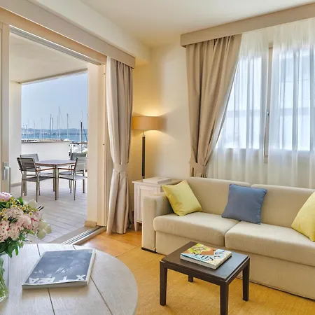 Resort Isa-resort With Swimming-pool In Marina Di Scarlino Just 200 Meters From The Sea *